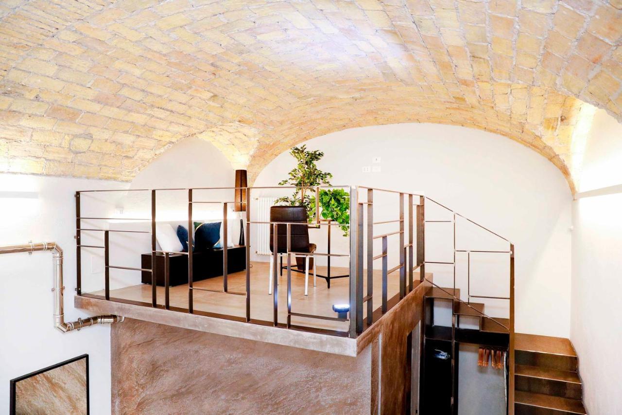 Post Industrial Loft Trastevere - Top Collection Rome Bagian luar foto